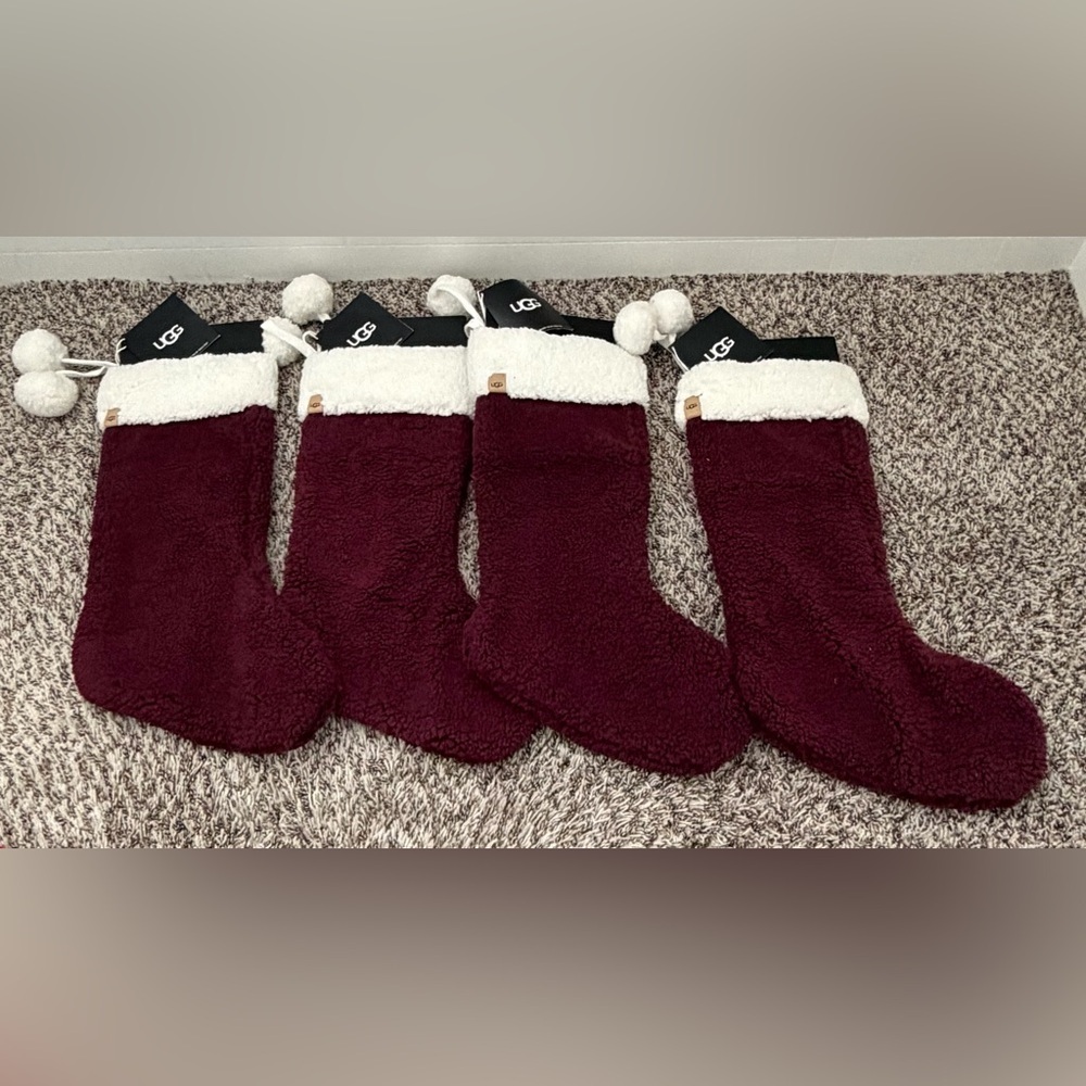 UGG Classic Sherpa Christmas Stocking in Cabernet NWT Pom Pom Set of 4x